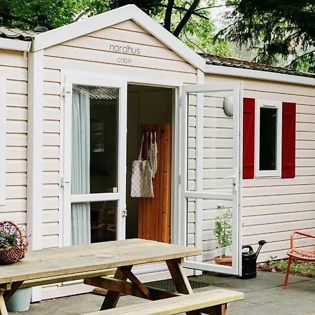 The Red Shutter Hattemerbroek