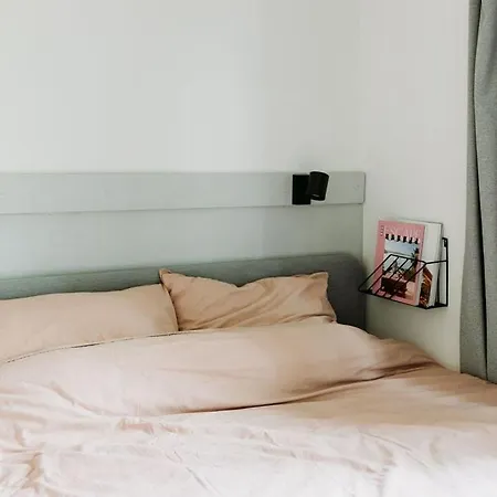 The Red Shutter * Hattemerbroek