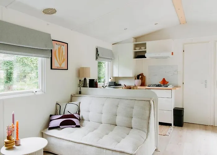 샬레 The Red Shutter