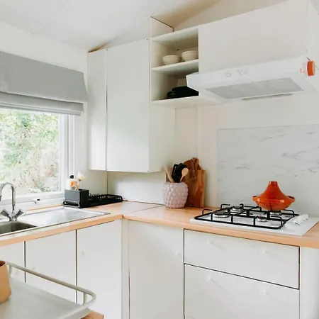 The Red Shutter * Hattemerbroek